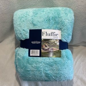 Brand new fluffy throw